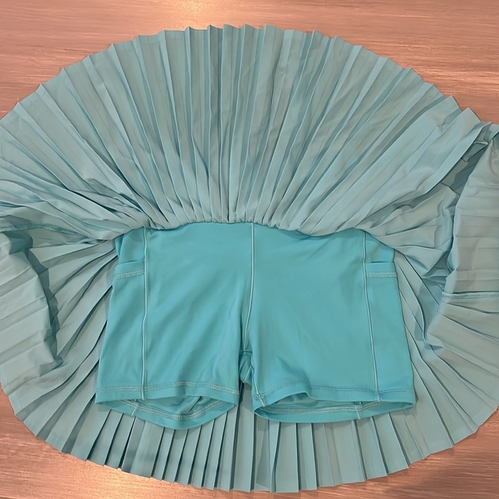 Never worn OFFLINE By Aerie Real Me Tennis Skirt - Picture 5 of 6